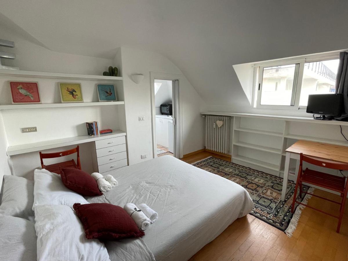 Apartment Tortona Tiny Attic Directly Connected To Duomo *